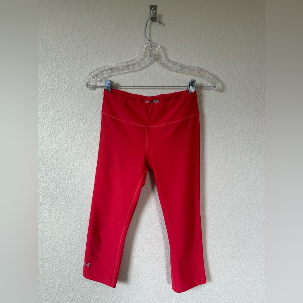 Under Armour Women’s Cropped Workout Leggings XS Coral Athletic
